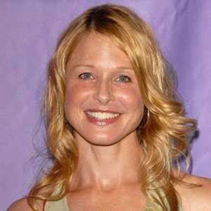 Arija Bareikis Bra Size, Age, Weight, Height, Measurements