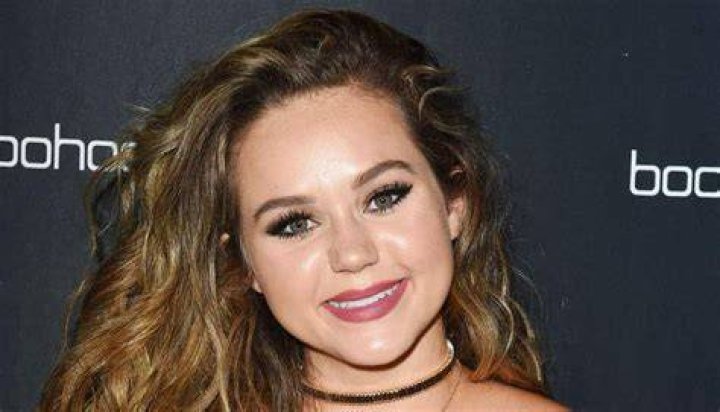 Brec Bassinger Bra Size, Age, Weight, Height, Measurements