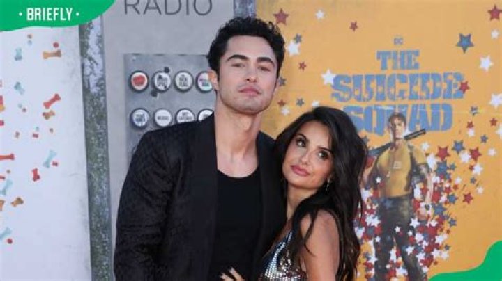Darren Barnet Wiki, Girlfriend, Net Worth, Age & Height