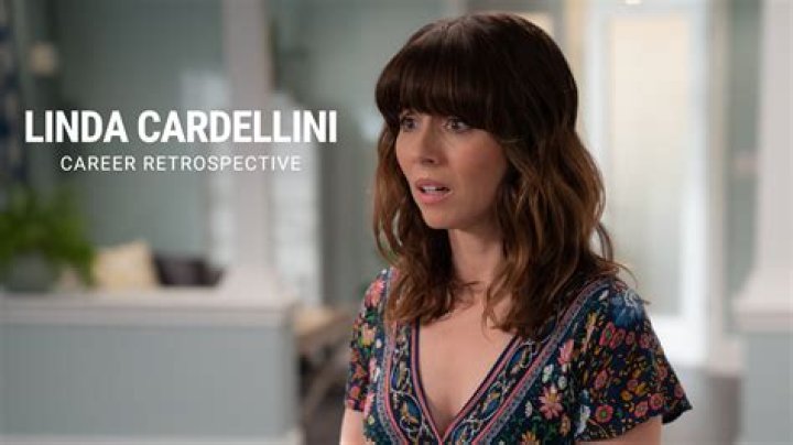 How rich is Linda Cardellini? – Celebrity