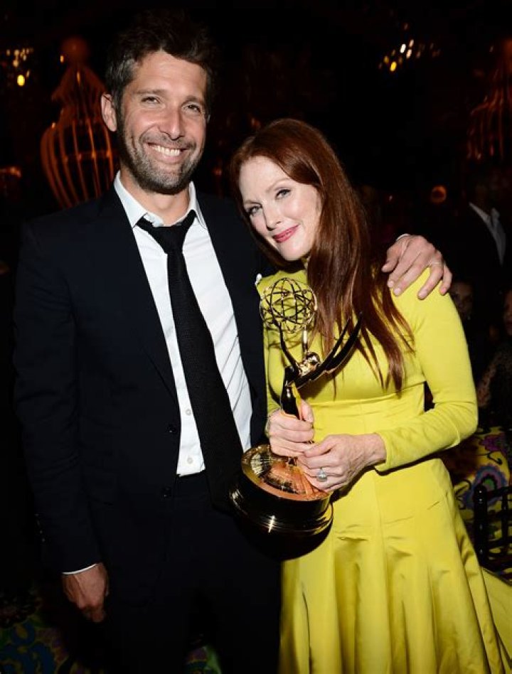 Is Julianne Moore still married? – Celebrity