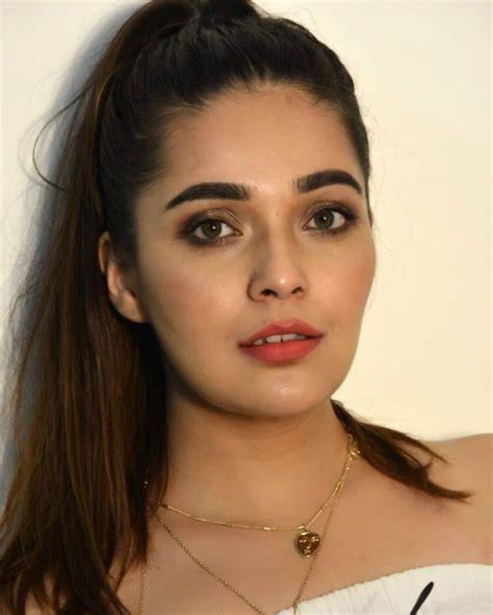 mansi srivastava biography