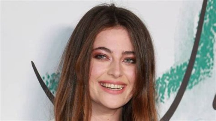 Millie Brady Bra Size, Age, Weight, Height, Measurements
